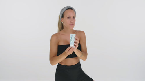 gril showing vident zahncreme without fluorid