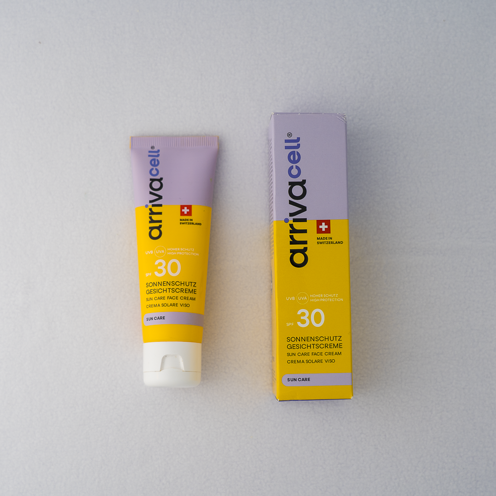 Sonnenschutz Gesichtscreme SPF 30 front mit verpackung neben dran